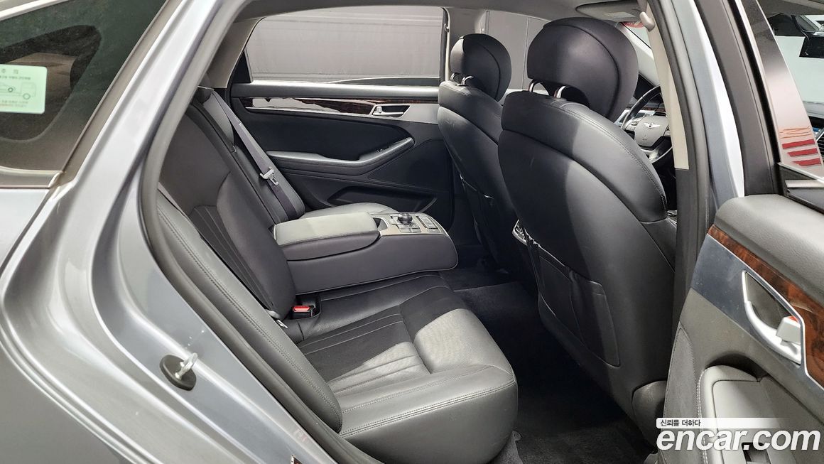 Hyundai Genesis 2016