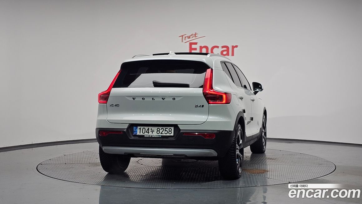 Volvo XC40 2021