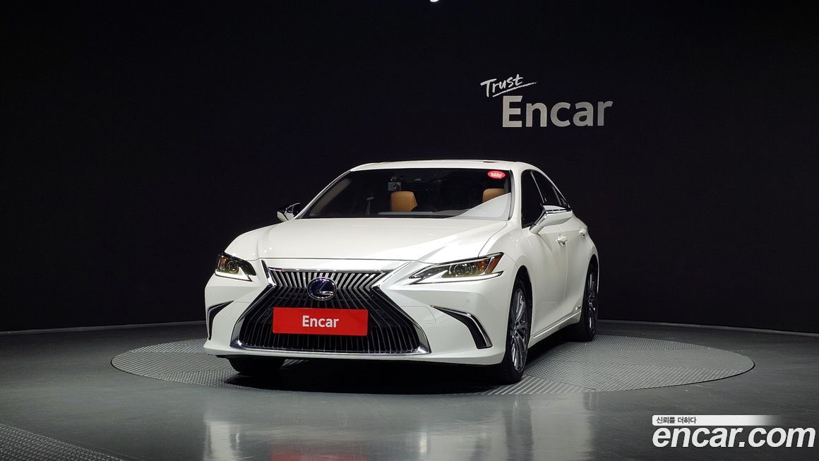 Lexus ES 2019
