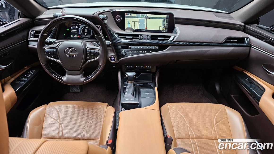 Lexus ES 2019