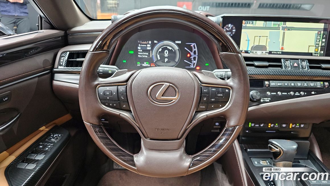Lexus ES 2019