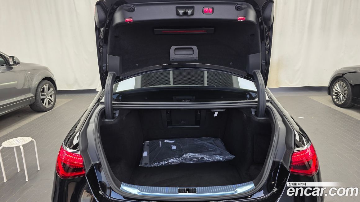 Mercedes-Benz S-Class 2021