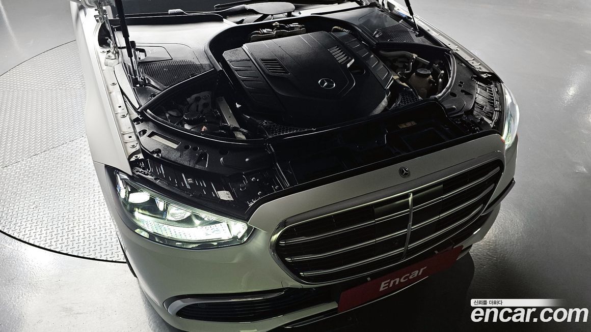 Mercedes-Benz S-Class 2024