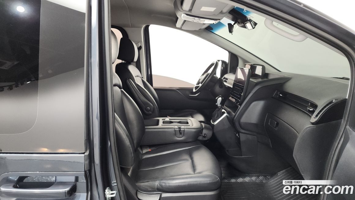 Hyundai Staria 2022
