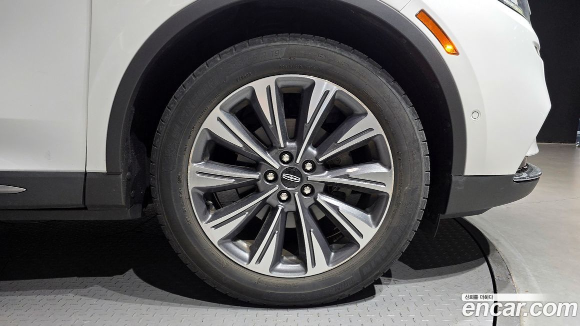 Lincoln Corsair 2021