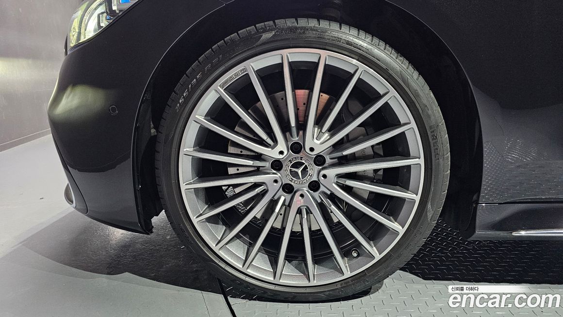 Mercedes-Benz S-Class 2023