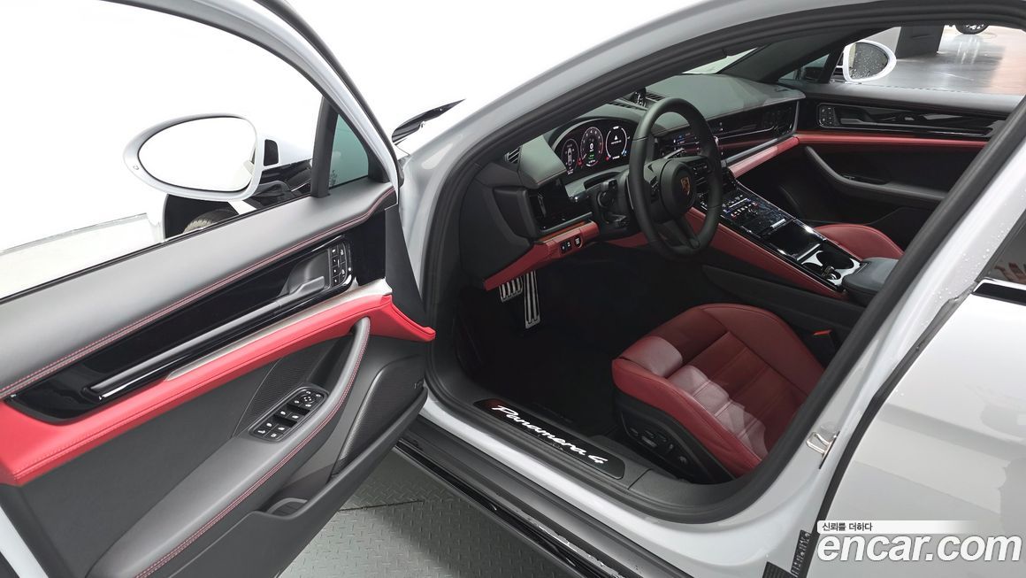 Porsche Panamera 2025