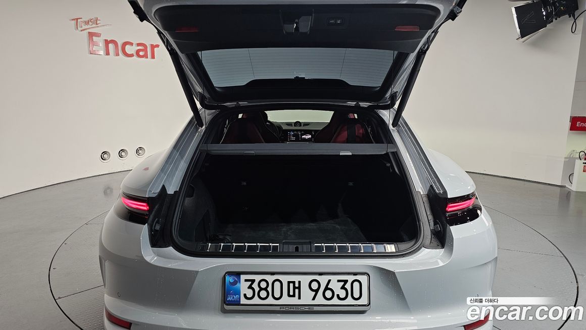 Porsche Panamera 2025