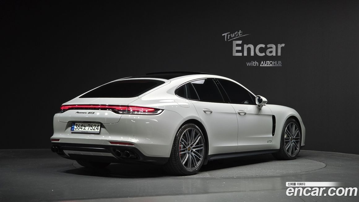 Porsche Panamera 2024
