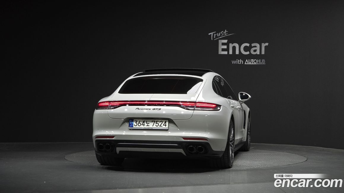 Porsche Panamera 2024