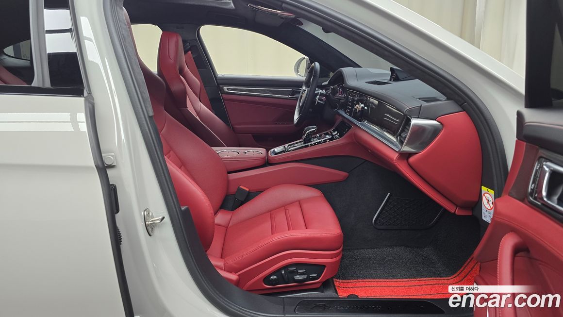 Porsche Panamera 2024