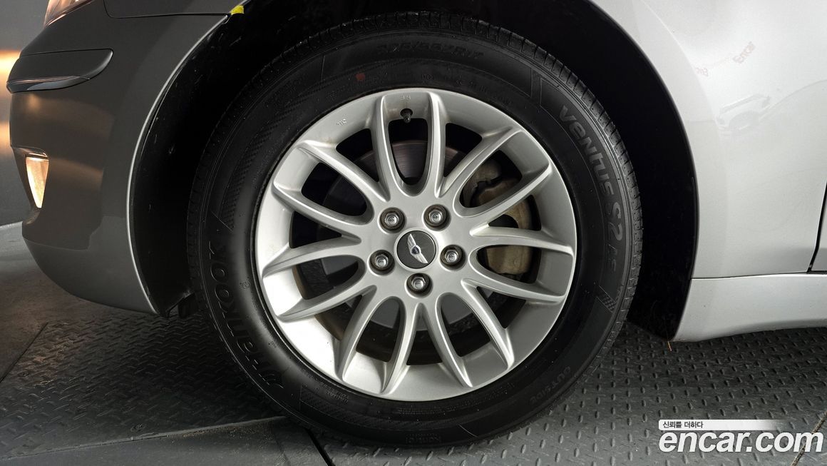 Hyundai Genesis 2010