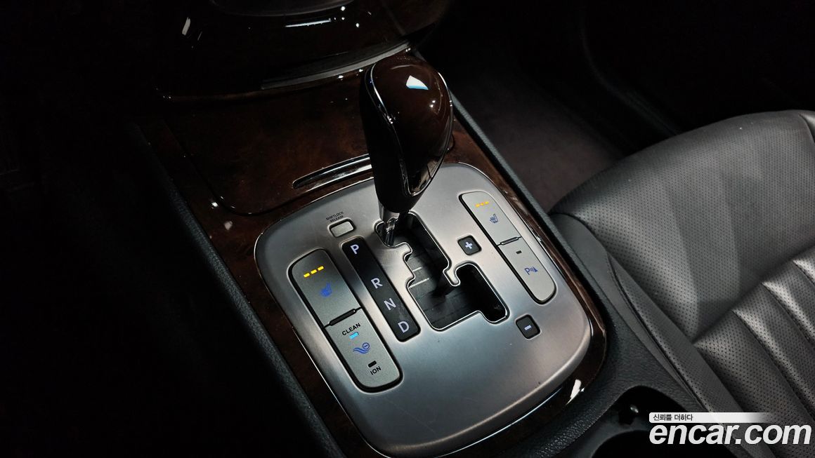 Hyundai Genesis 2010