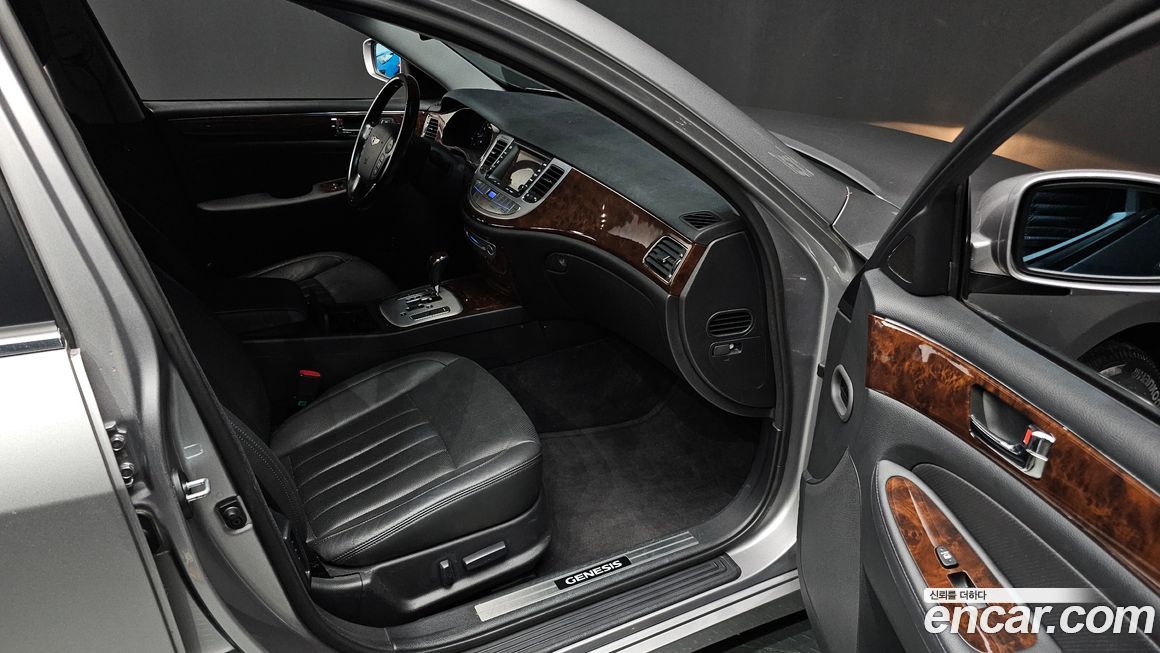 Hyundai Genesis 2010