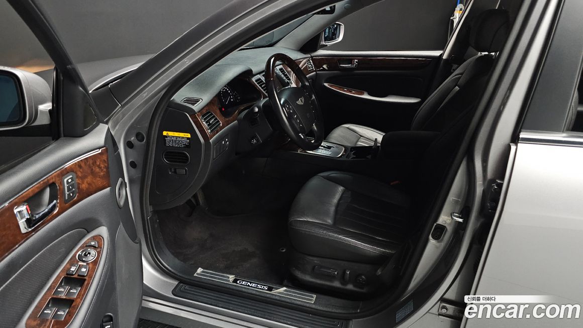 Hyundai Genesis 2010