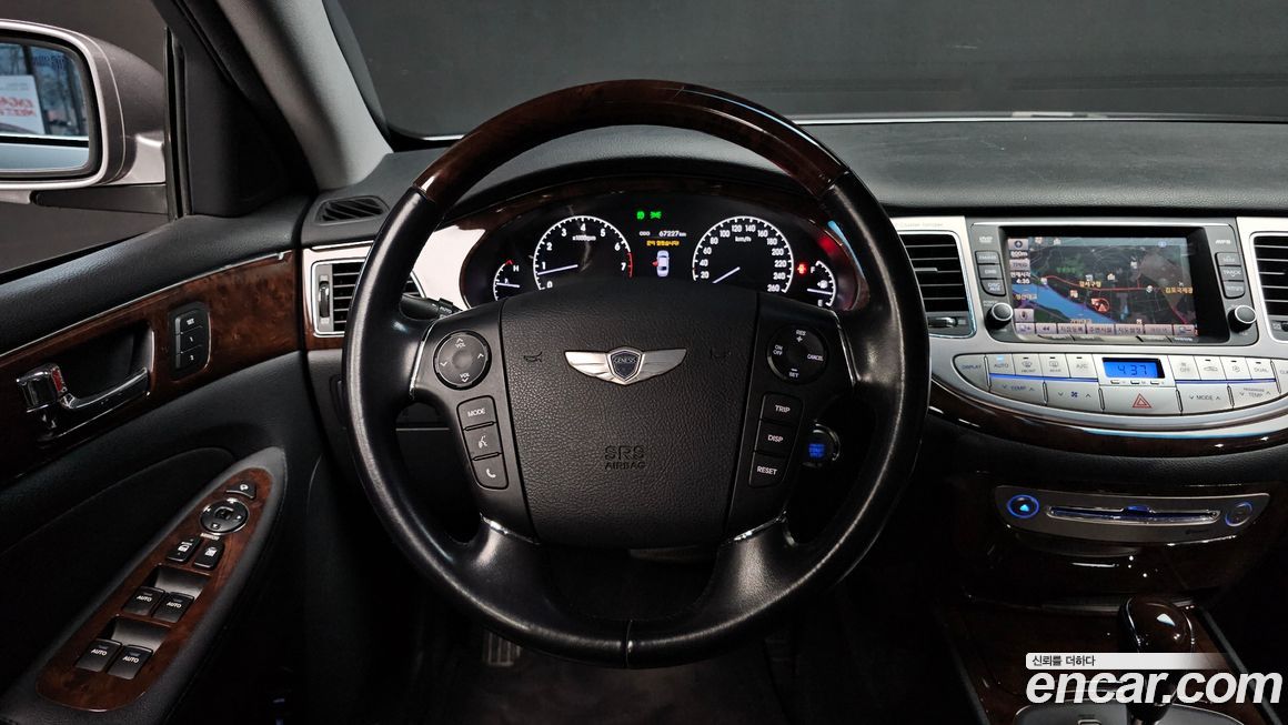 Hyundai Genesis 2010