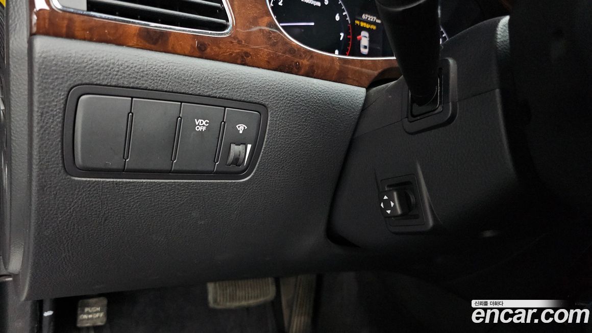 Hyundai Genesis 2010