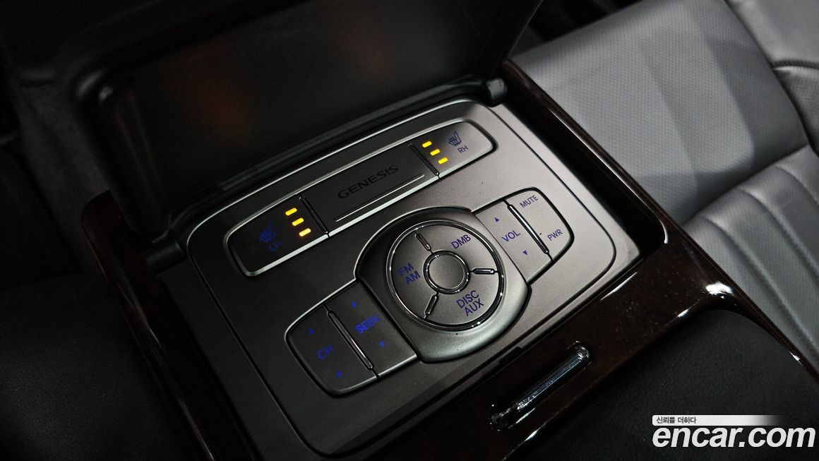 Hyundai Genesis 2010