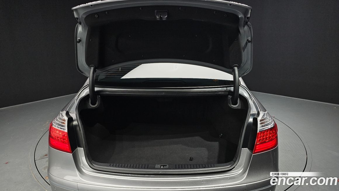 Hyundai Genesis 2010