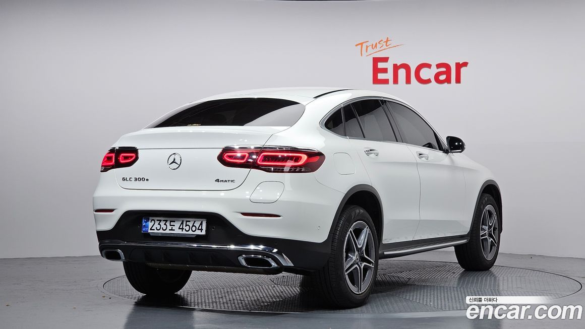 Mercedes-Benz GLC-Class 2023