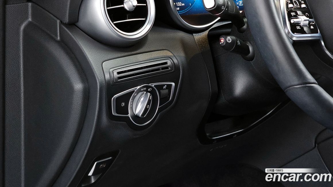 Mercedes-Benz GLC-Class 2023