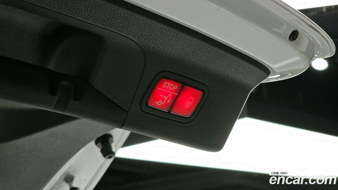 Mercedes-Benz GLC-Class 2023