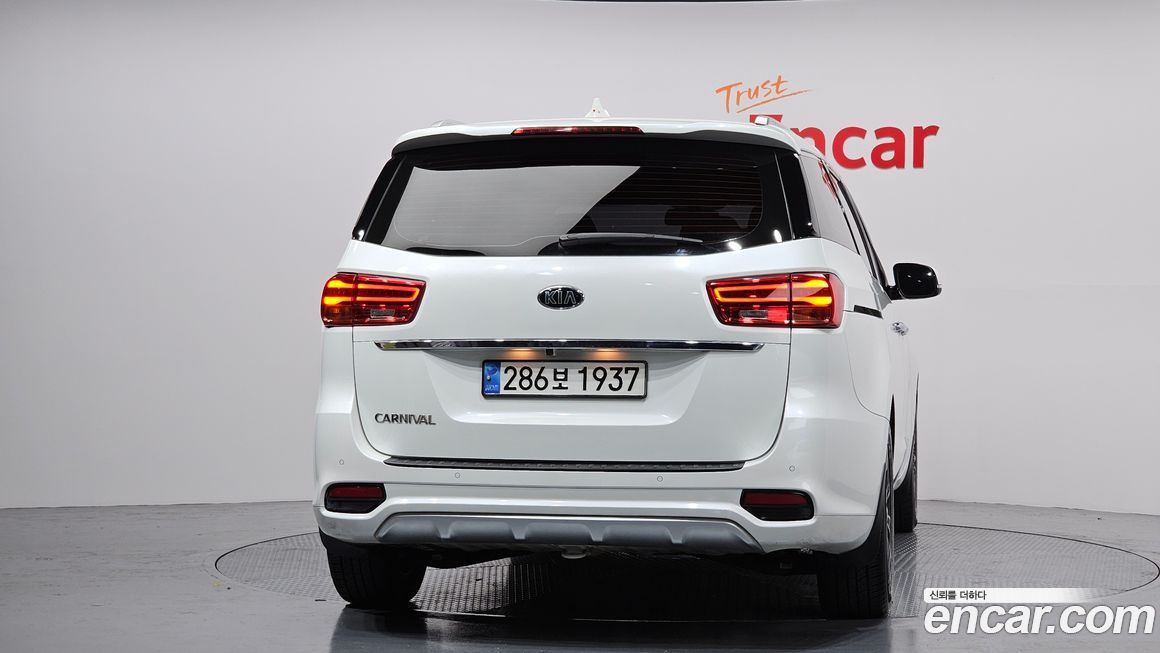 Kia Canival 2019