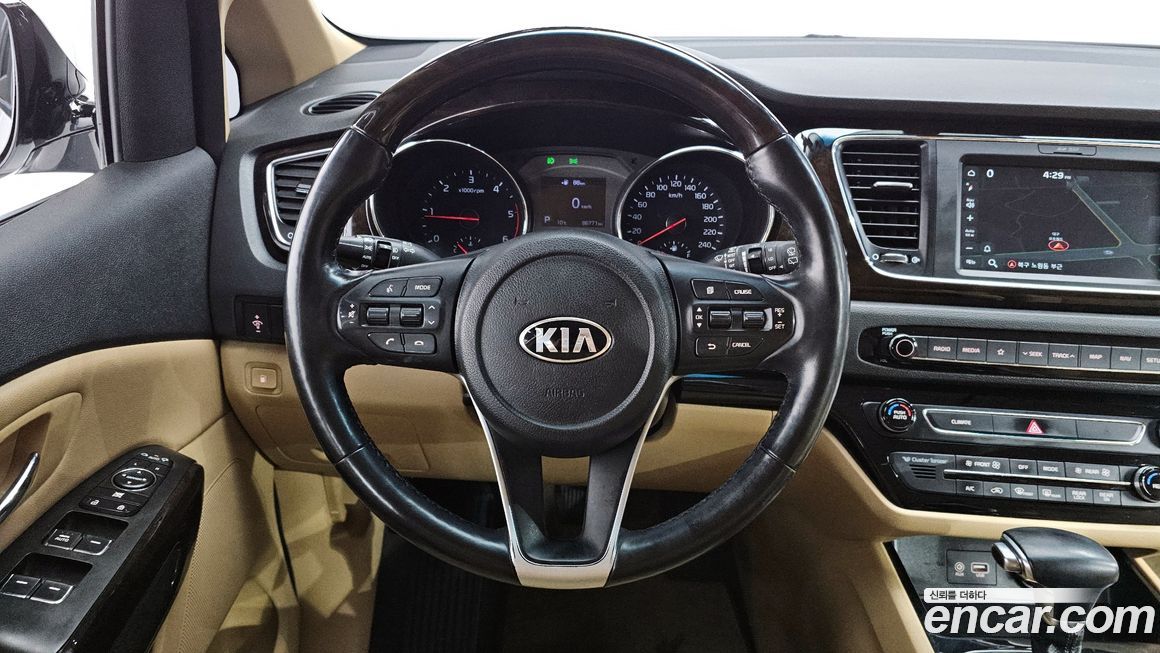 Kia Canival 2019