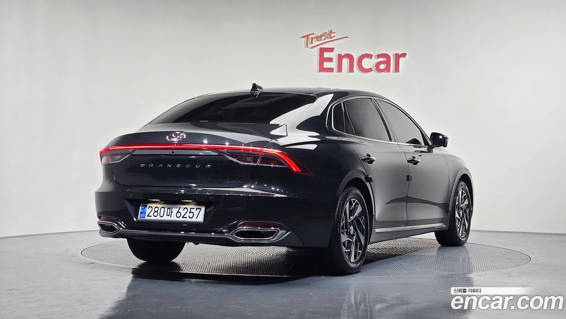 Hyundai Grandeur 2022