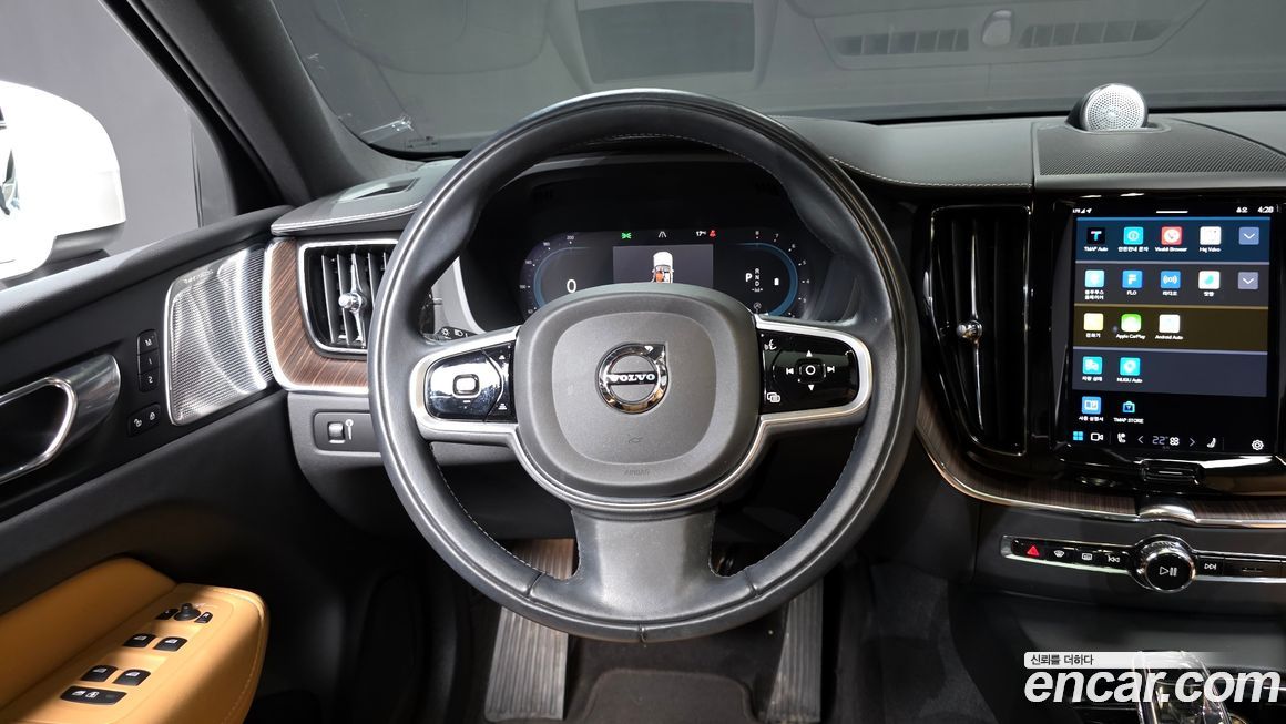 Volvo XC60 2022