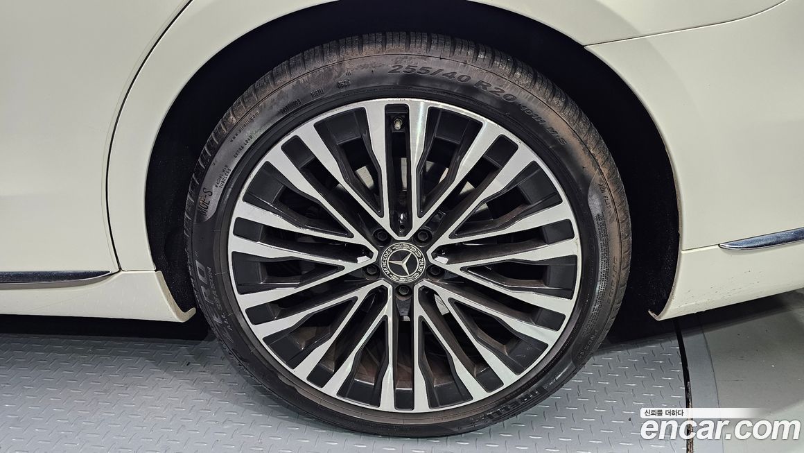 Mercedes-Benz S-Class 2022