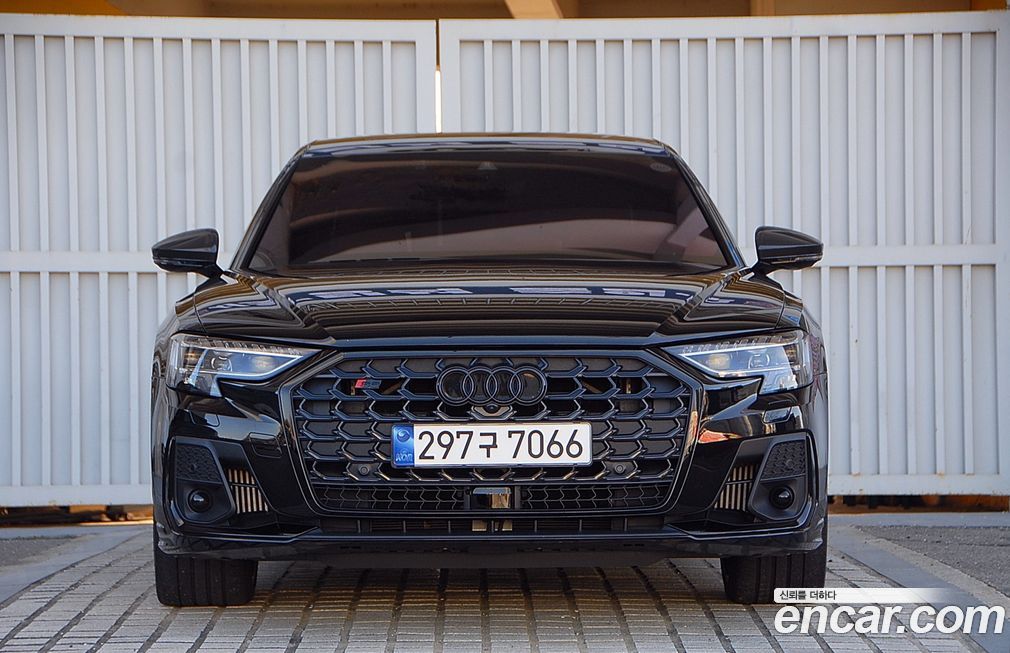 Audi S8 2023