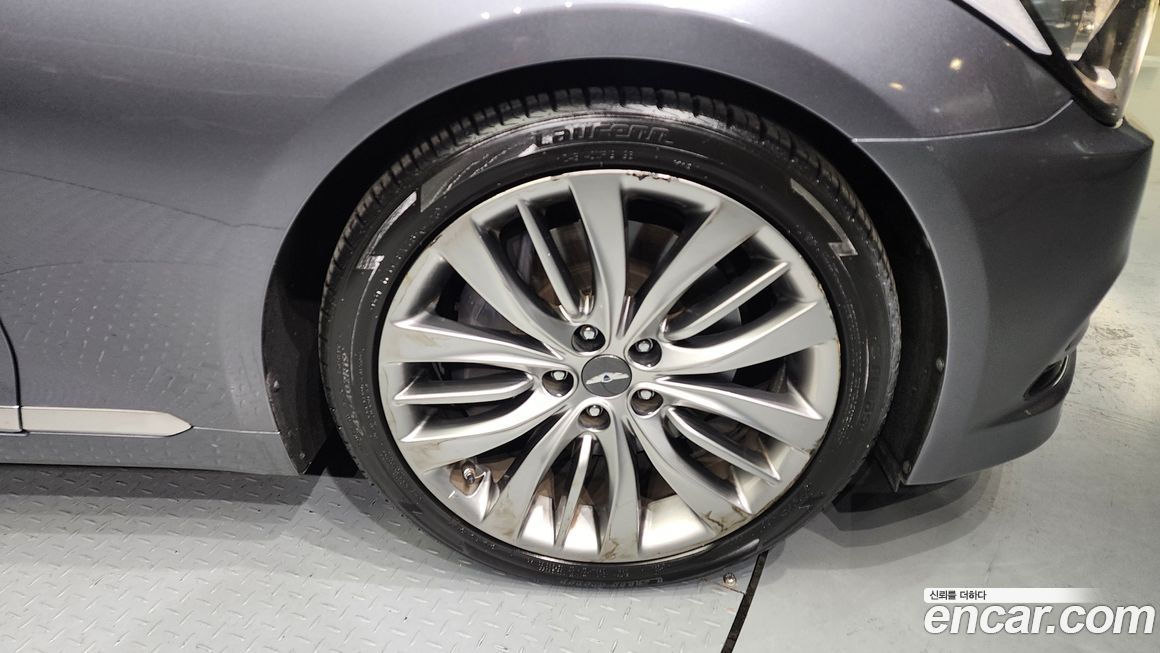 Hyundai Genesis 2016