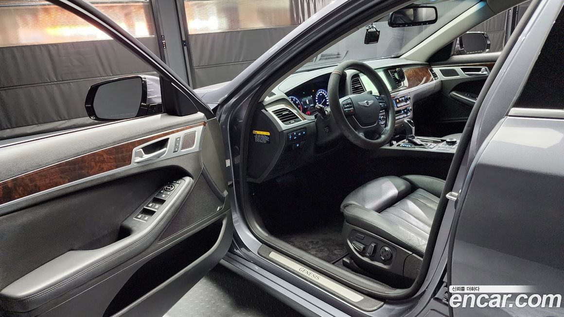 Hyundai Genesis 2016