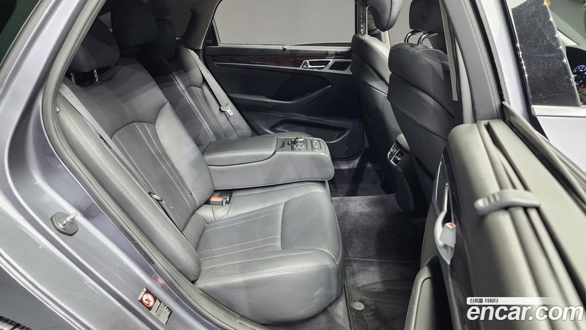 Hyundai Genesis 2016