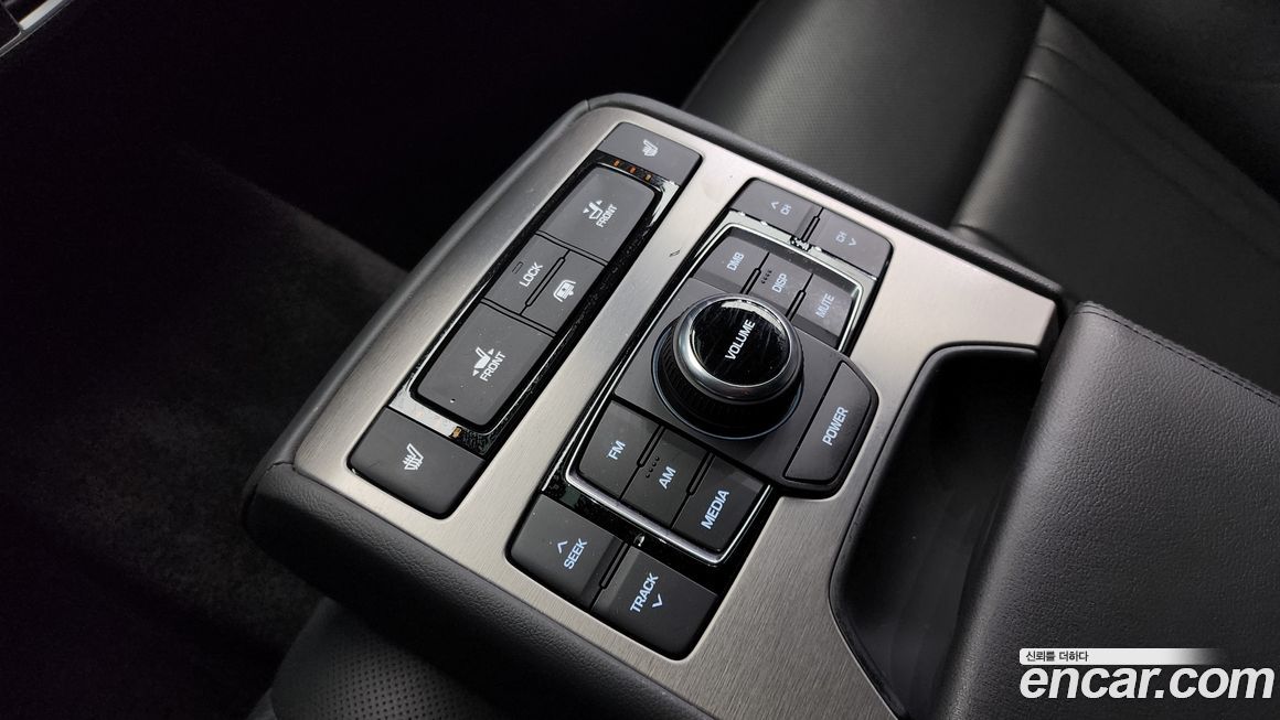 Hyundai Genesis 2016