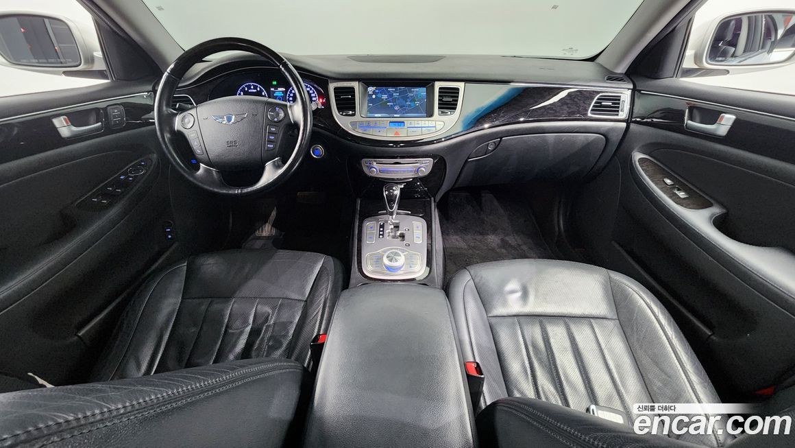 Hyundai Genesis 2013