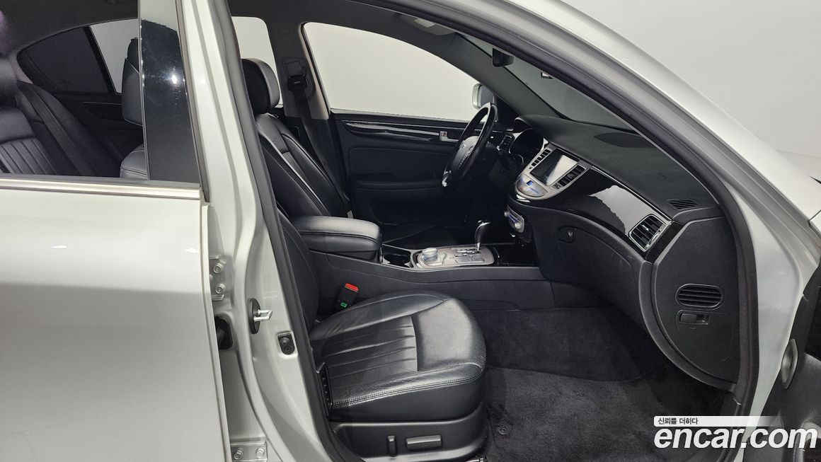 Hyundai Genesis 2013