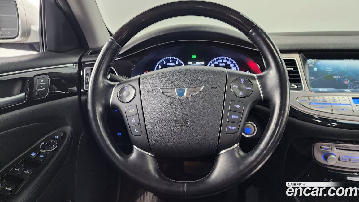 Hyundai Genesis 2013