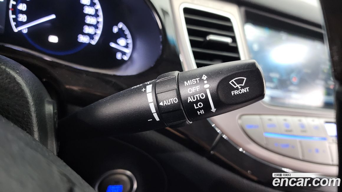 Hyundai Genesis 2013