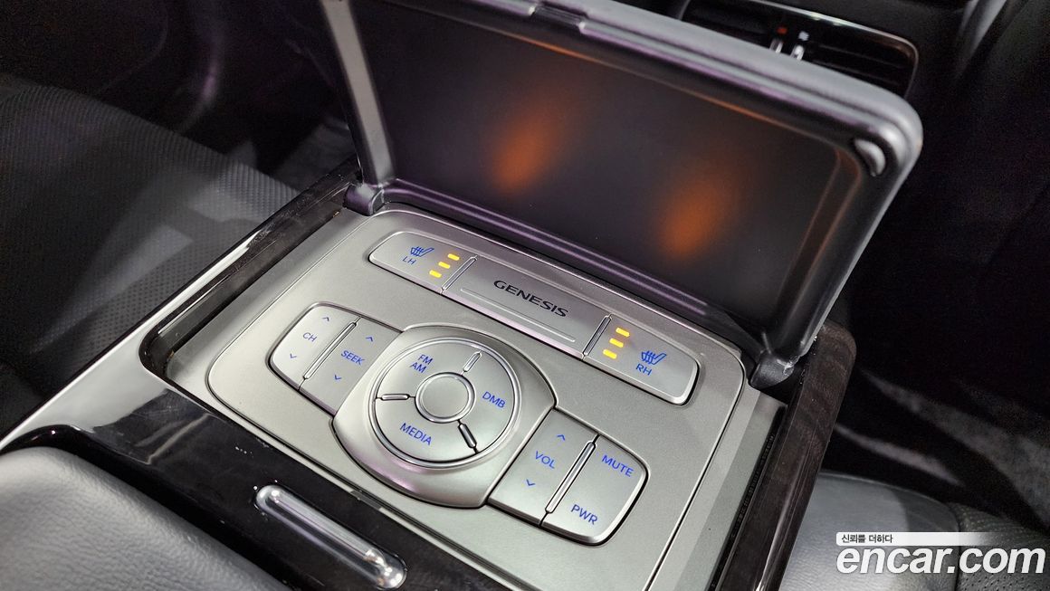 Hyundai Genesis 2013