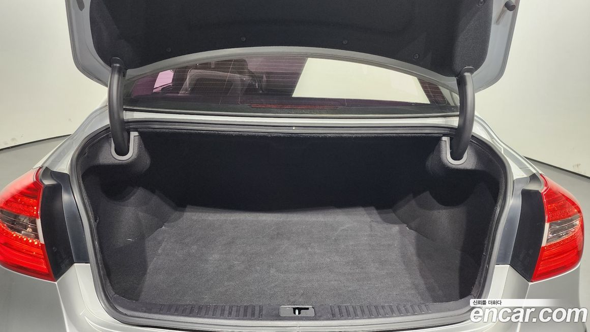 Hyundai Genesis 2013