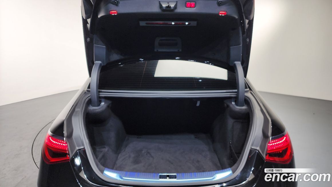 Mercedes-Benz S-Class 2021