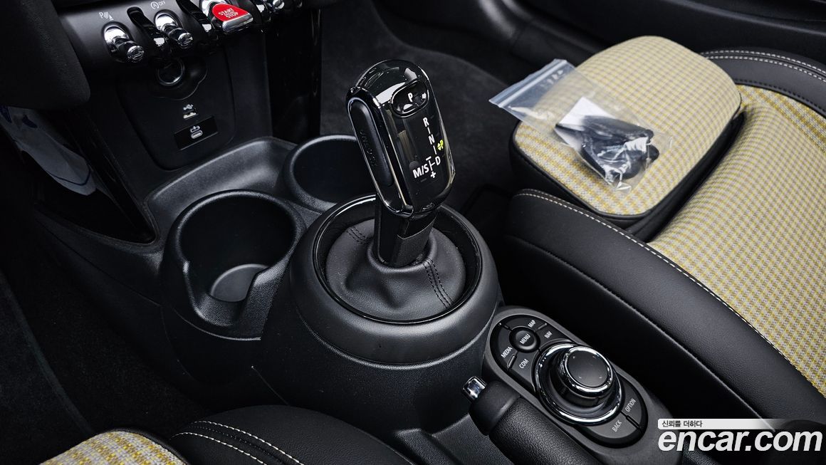 Mini Cooper Convertible 2024