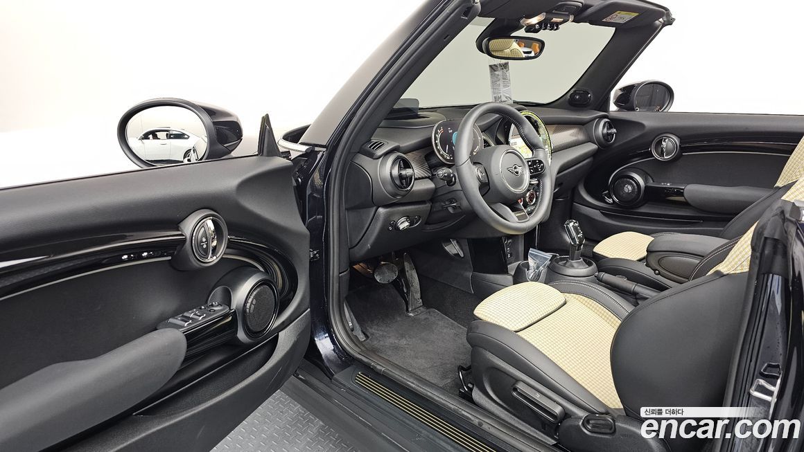 Mini Cooper Convertible 2024