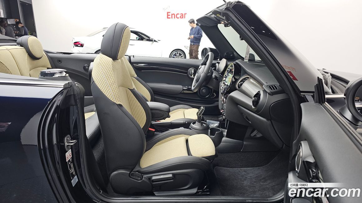 Mini Cooper Convertible 2024