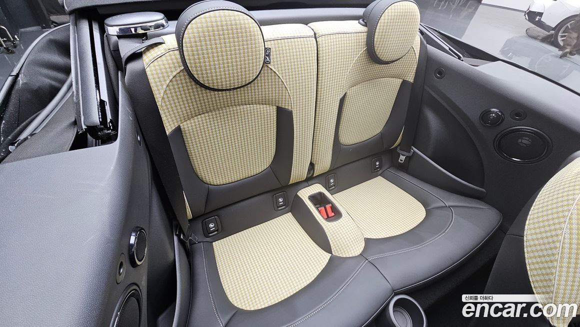 Mini Cooper Convertible 2024