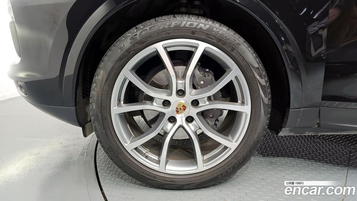 Porsche Cayenne 2023