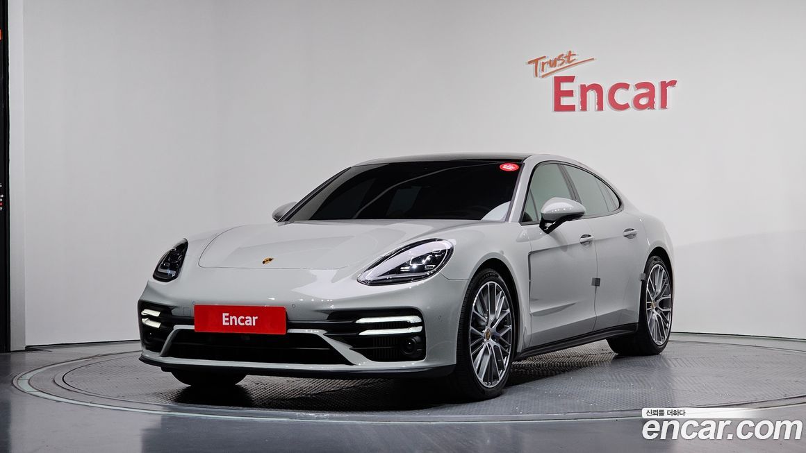 Porsche Panamera 2023