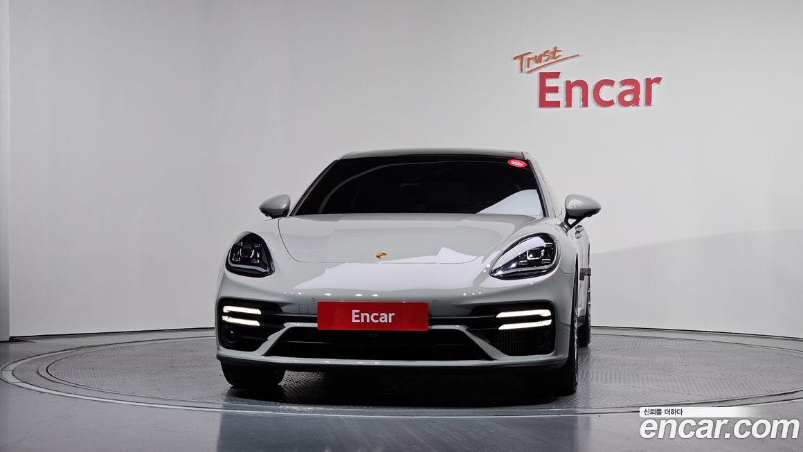 Porsche Panamera 2023